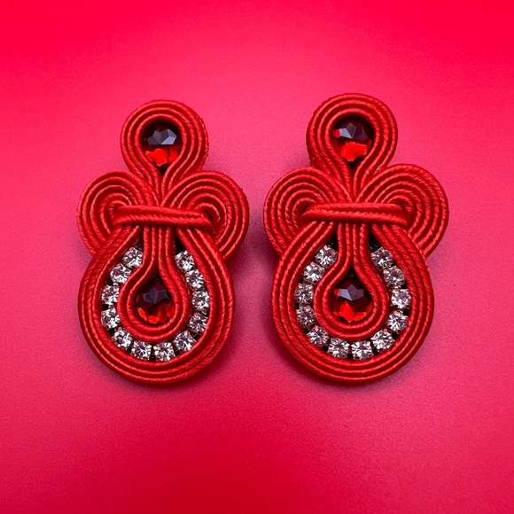 Romantic Elegant Earrings - Stylish Red Evening Earrings for Woman - Picture 6 of 11